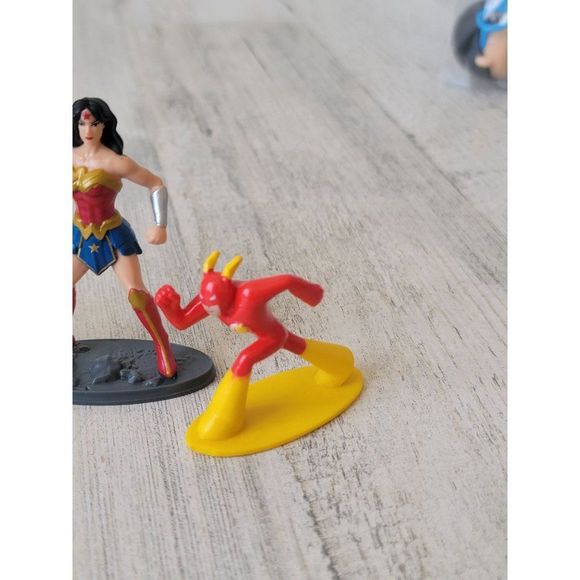 DC Comics Wonder Woman flash Green Lantern Superman Hawkman toy figure playset - Picture 6 of 13
